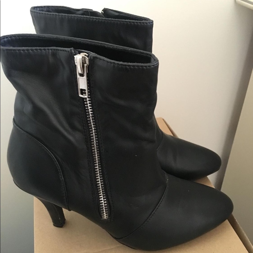 Black booties!!
